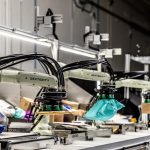 Automatización inteligente en almacenes se consolida con robótica de capacidad total